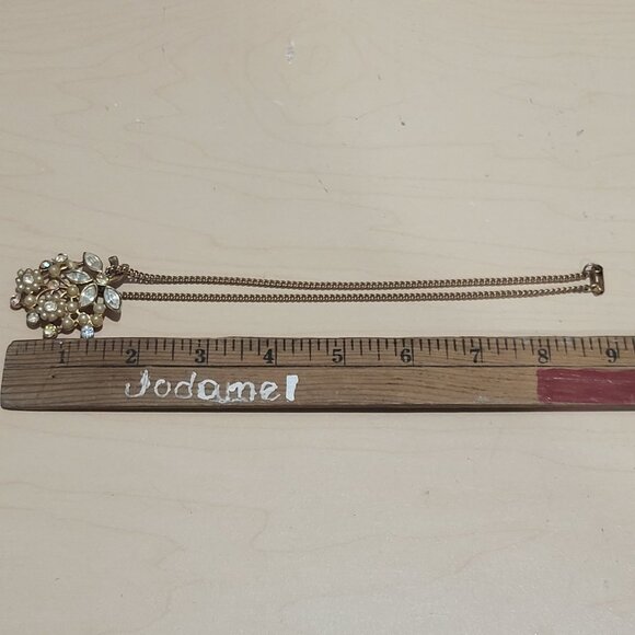 Vintage Clustered Floral Pendant Necklace Gold Tone - Picture 9 of 14